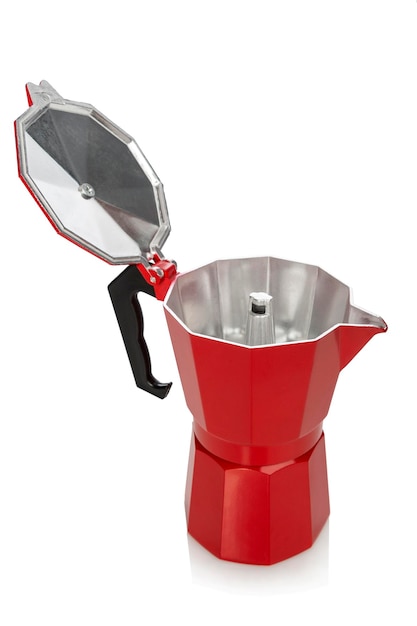 Öffnen Sie die rote Geysir-Kaffeemaschine Zubereitung eines aromatischen Getränks Isoliert auf weißem Hintergrund Vertikale Ansicht von oben