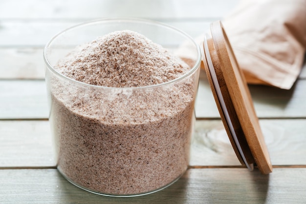 Fibra de psyllium utilizada como suplemento dietético dieta saludable rutina matutina