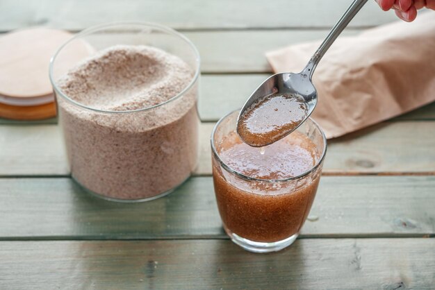 Fibra de psyllium utilizada como suplemento dietético dieta saludable rutina matutina