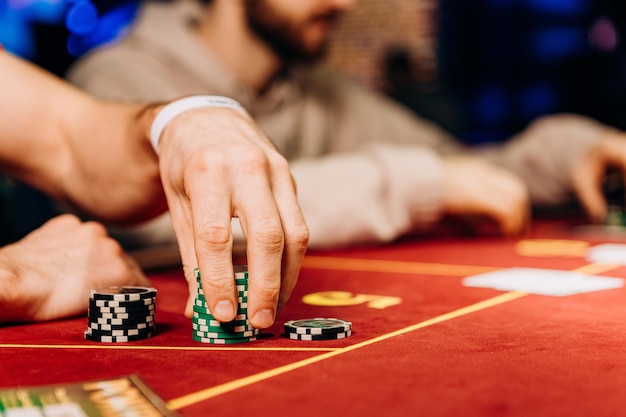 Fichas de apuestas de casino mesa de póquer ganar