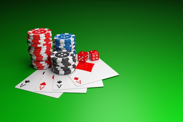 Fichas de póker, naipes y dados del casino en la tabla.