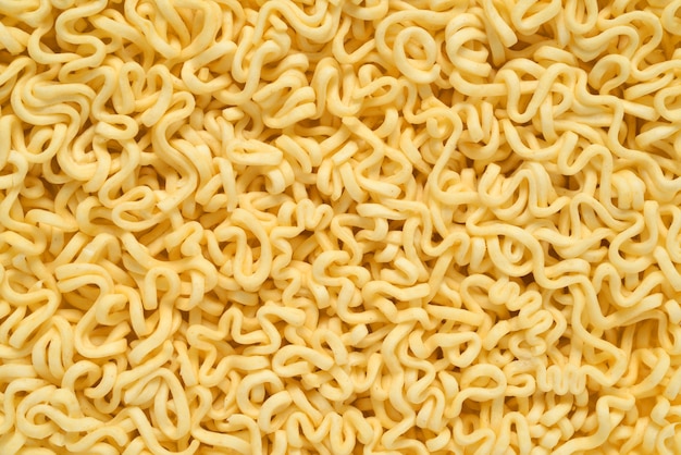 Fideos instantáneos crudos sin cocer