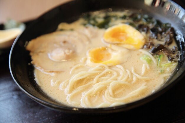 Fideos ranmen comida japonesa