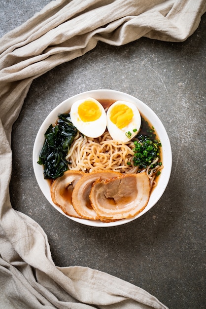 Fideos Shoyu Ramen Con Cerdo Y Huevo