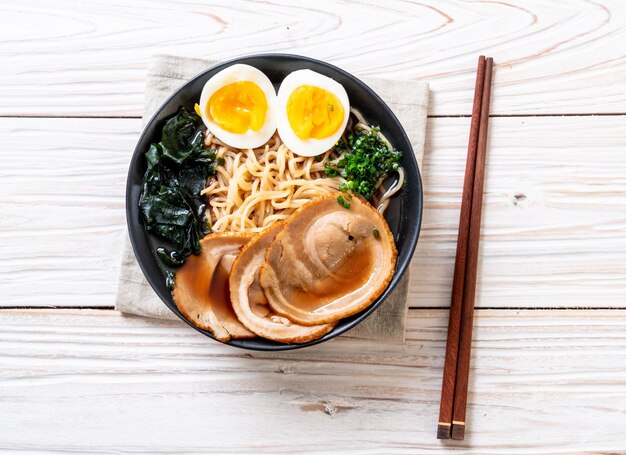 Fideos Shoyu Ramen Con Cerdo Y Huevo