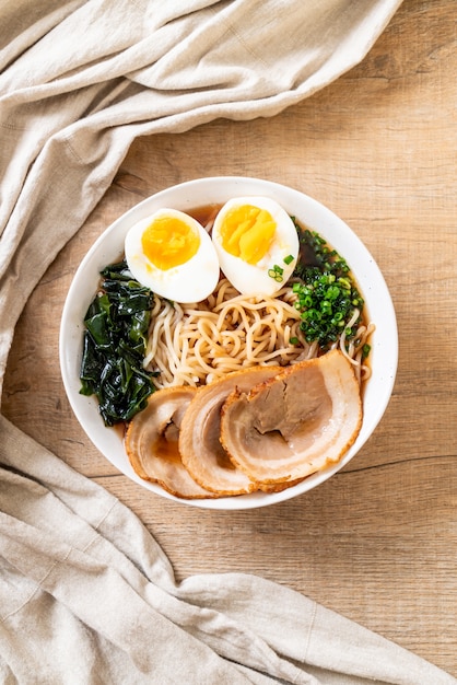 Fideos Shoyu Ramen Con Cerdo Y Huevo