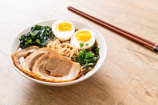 Fideos Shoyu Ramen Con Cerdo Y Huevo