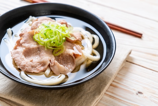 fideos udon ramen con carne de cerdo (Shio Ramen)