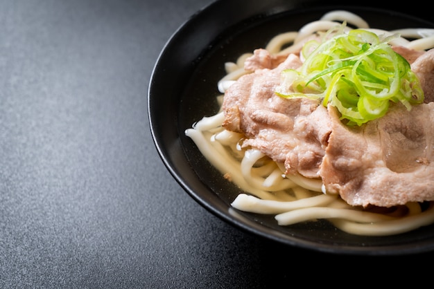 fideos udon ramen con carne de cerdo (Shio Ramen)