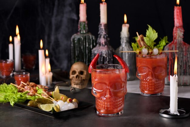 Fiesta de Halloween espeluznante Michelada la Bloody Mary mexicana