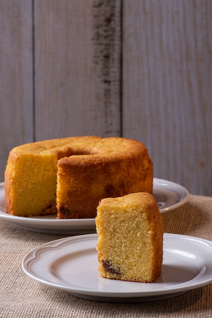 Fiesta de junio. Dulces típicos de la festa junina. Pastel de harina de maíz, palomitas de maíz, maíz molido, cocada, mermelada de calabaza y maní