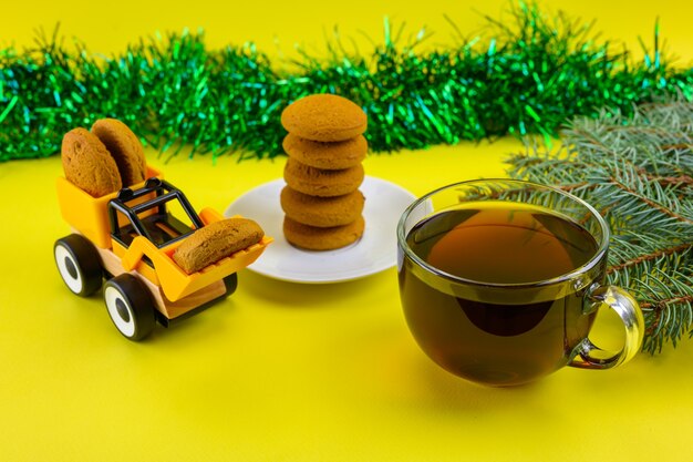 Fiesta del té de Navidad con galletas.