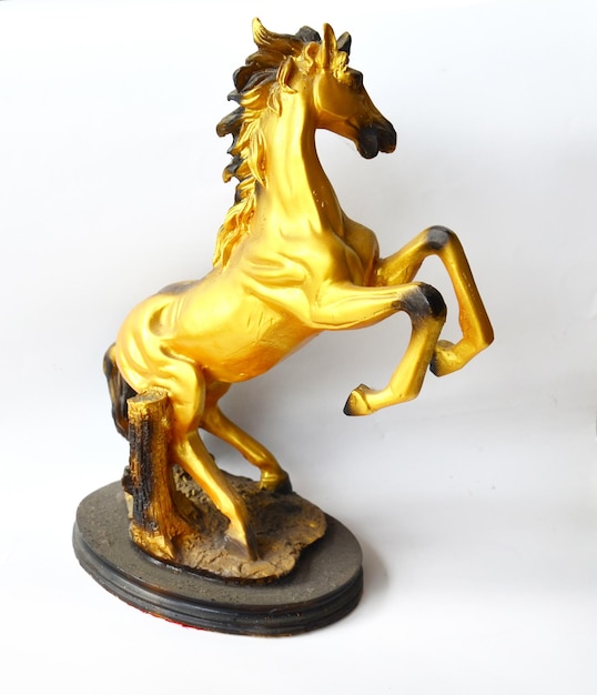 Figura caballo color dorado