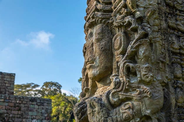 Una figura maya en Los Templos de Copán Ruinas