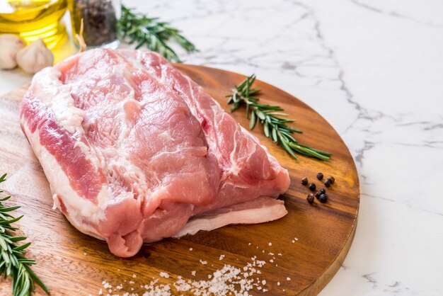 filé cru de carne de porco fresca