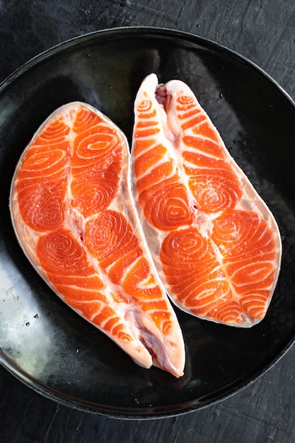 Foto filé de filé de peixe vermelho cru de salmão