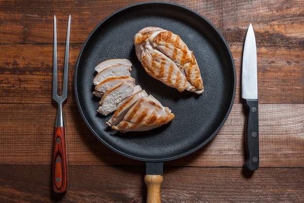 Filé de frango grelhado na frigideira