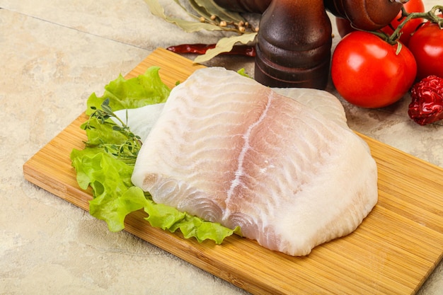 Filé de pangasius cru para cozinhar