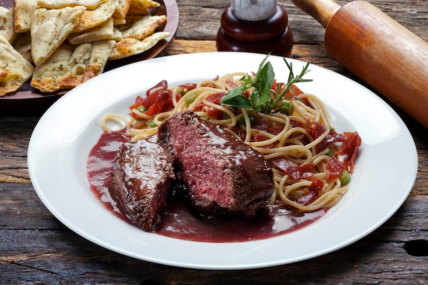 Filet mignon con pasta