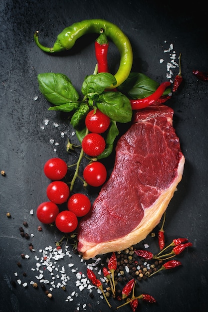 Filete crudo con verduras