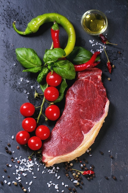 Filete crudo con verduras