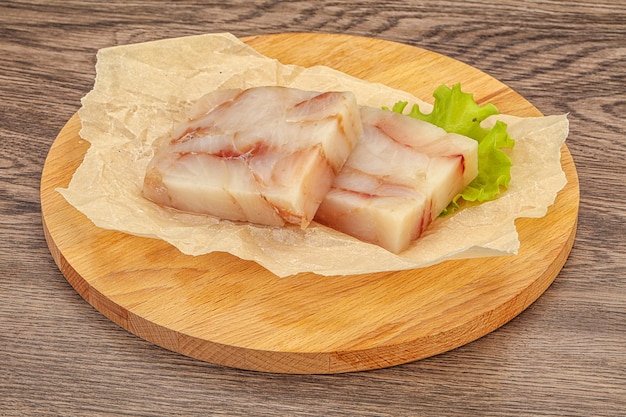 Filete de pescado crudo de abadejo para cocinar