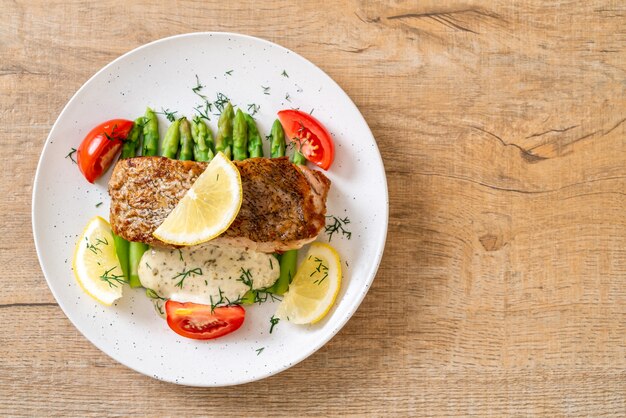 Filete de pescado pargo a la plancha con vagetable