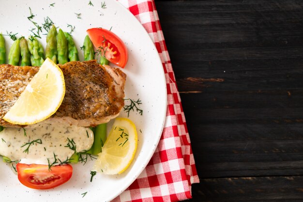 filete de pescado a la parrilla