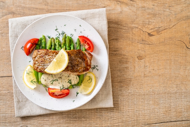 filete de pescado a la parrilla