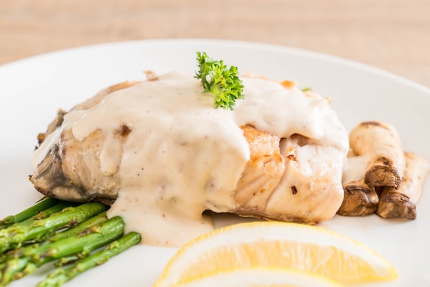 filete de pescado a la parrilla