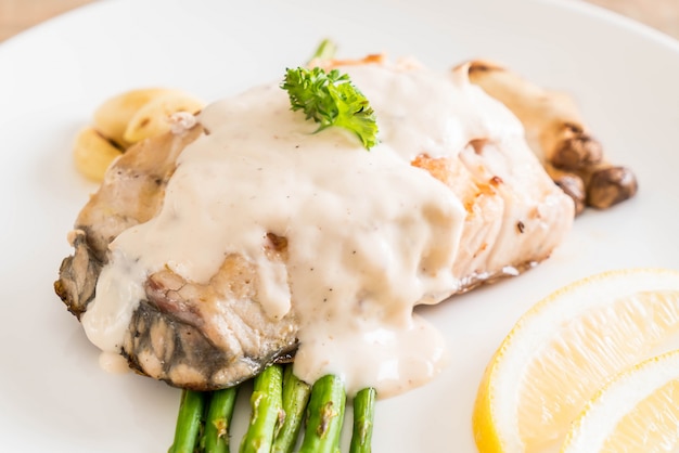 filete de pescado a la parrilla