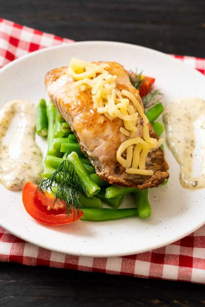 filete de pescado a la parrilla