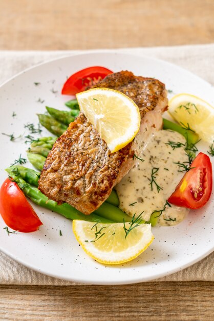 filete de pescado a la parrilla