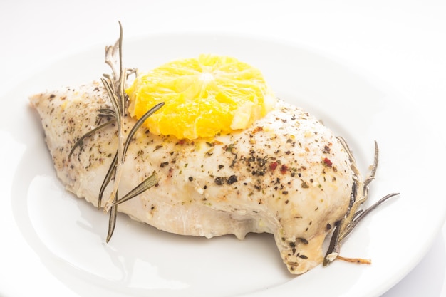 Filete de pollo asado con cítricos y romero