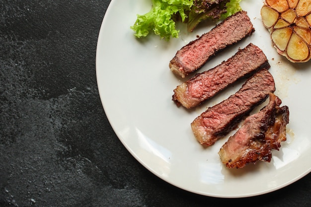 filete de res a la parrilla frita