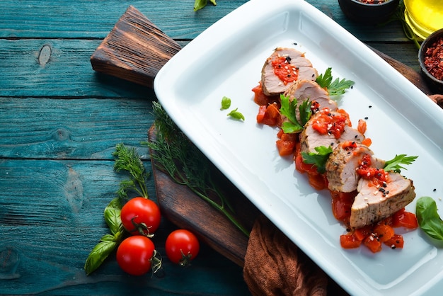 Filete de ternera al horno con verduras Platos comida Vista superior Espacio libre para su texto