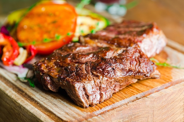 Filete de ternera delicioso en el fondo