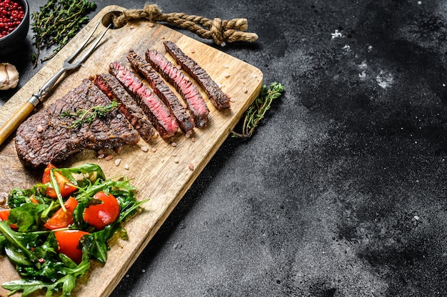 Filete de ternera a la plancha en la mesa