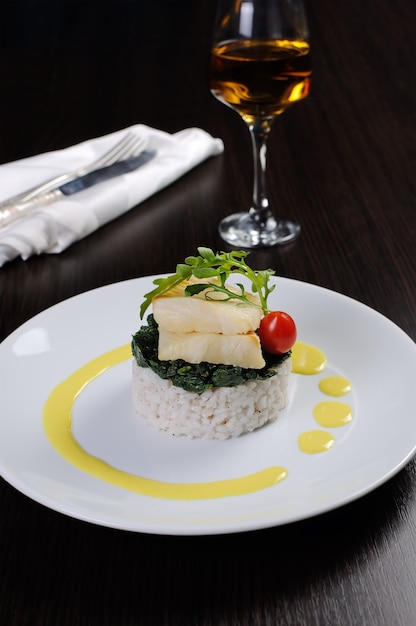 Filetes de lenguado (al vapor) con risotto y espinacas