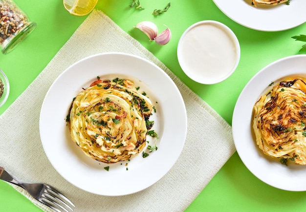 Foto filetes de repollo asados