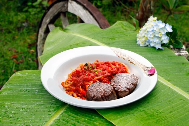 Filetfilet mit Nudelsauce mit Saft