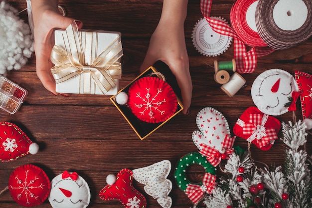 Filz Weihnachtsschmuck als Geschenk im Karton