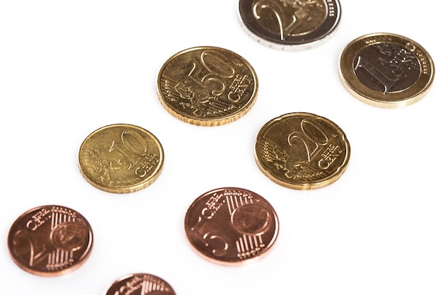 Financia moedas de euro em cima da mesa