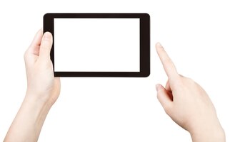 Fingerklick-tablet-pc mit ausgeschnittenem bildschirm