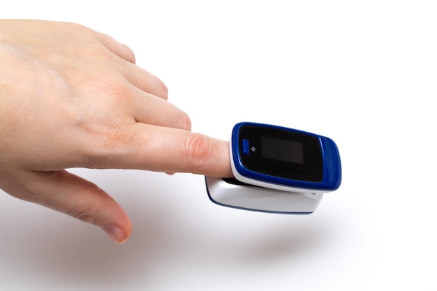 Fingerspitzen-Oximeter zur Messung der Sauerstoffsättigung zur Überwachung von Patienten mit Atemwegserkrankungen