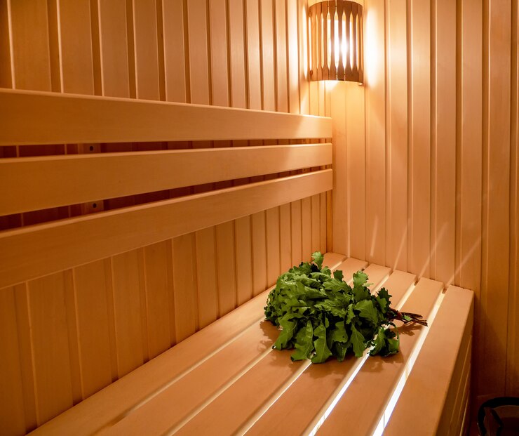 Finnische Sauna Interieur klassische Holzsauna Russisches Saunazubehör im Dorfbad SPA-Konzept