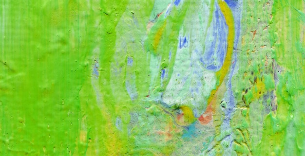 La finura fluida revela el intrincado atractivo del arte líquido en las pinturas al óleo