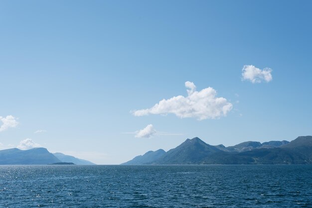 Fiordo Midfjorden en Noruega