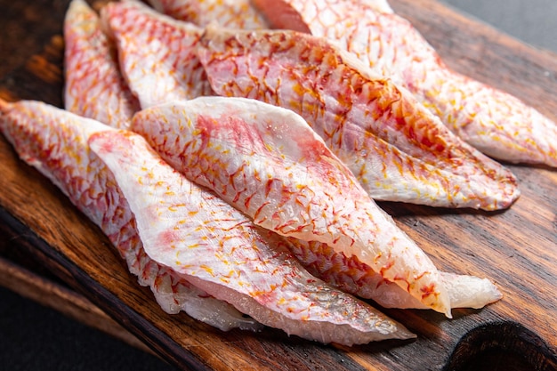 fisch rotbarbenfilet frische meeresfrüchte tropische rotbarben fischsnack gesunde mahlzeit lebensmittel snack