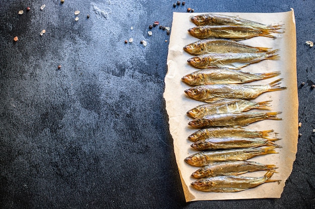 Fisch Sardine Sprotten geräuchert oder gesalzen Meeresfrüchte Makrele Omega